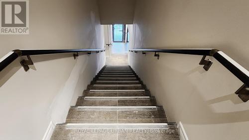 200 Spadina Avenue, Toronto, ON 