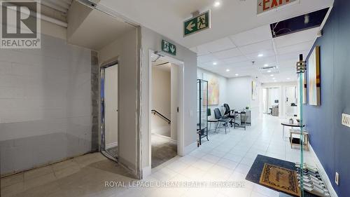 200 Spadina Avenue, Toronto, ON 