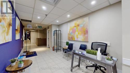 200 Spadina Avenue, Toronto, ON 