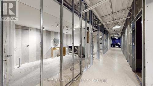 200 Spadina Avenue, Toronto, ON 