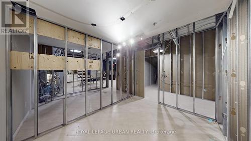 200 Spadina Avenue, Toronto, ON 