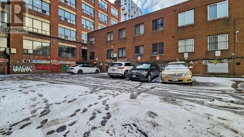 200 Spadina Avenue, Toronto, ON 