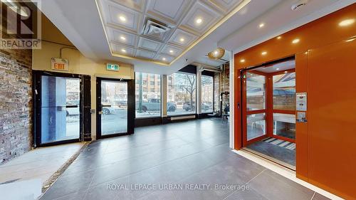 200 Spadina Avenue, Toronto, ON 