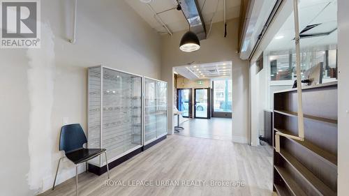 200 Spadina Avenue, Toronto, ON 