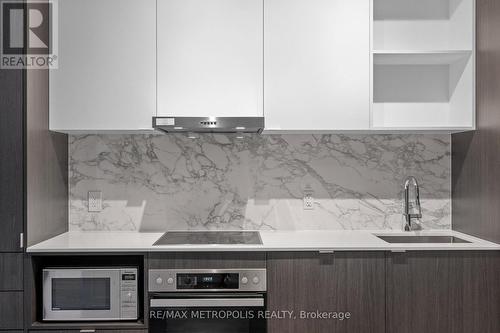 6208 - 138 Downes Street, Toronto, ON - Indoor Photo Showing Kitchen