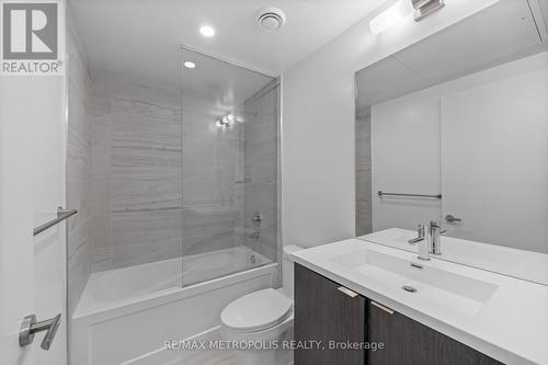 6208 - 138 Downes Street, Toronto, ON - Indoor Photo Showing Bathroom