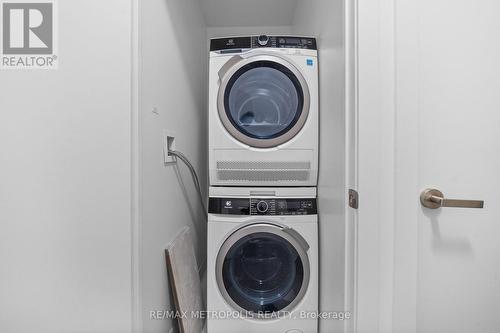 6208 - 138 Downes Street, Toronto, ON - Indoor Photo Showing Laundry Room