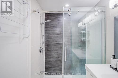 237 Ontario Street, Toronto, ON - Indoor Photo Showing Bathroom