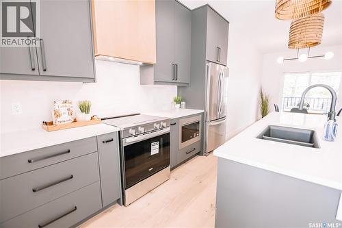 2804 14Th Avenue, Regina, SK - Indoor Photo Showing Kitchen With Double Sink With Upgraded Kitchen