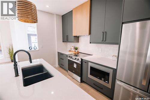 2804 14Th Avenue, Regina, SK - Indoor Photo Showing Kitchen With Double Sink With Upgraded Kitchen