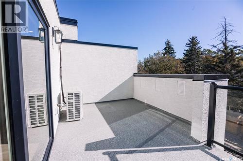 2804 14Th Avenue, Regina, SK - Outdoor