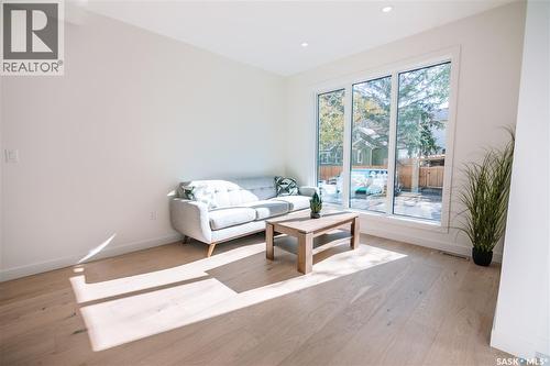 2804 14Th Avenue, Regina, SK - Indoor Photo Showing Other Room