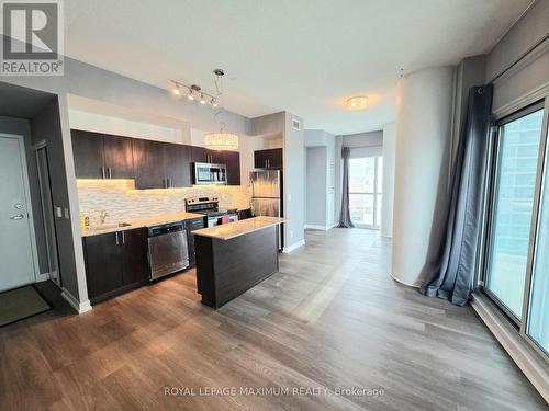 1013 - 155 Legion Road N, Toronto, ON - Indoor Photo Showing Kitchen With Upgraded Kitchen
