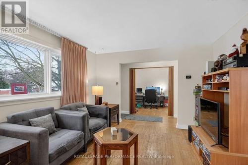 View to entrance and open Den/office - 19 Mowat Street, Ottawa, ON - Indoor Photo Showing Living Room