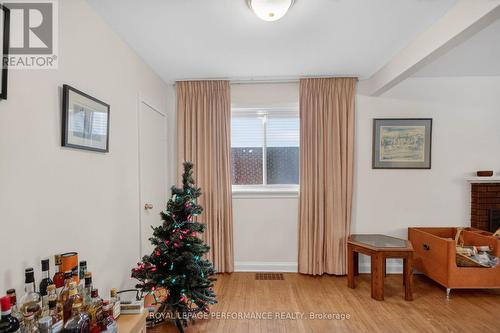 Side window in DR. - 19 Mowat Street, Ottawa, ON - Indoor