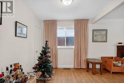 Side window in DR. - 