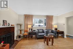 LR , large picture window. - 