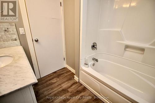 4616 6 Highway, Northern Bruce Peninsula, ON - Indoor Photo Showing Bathroom