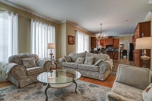Family room - 7655 Rue Liege, Brossard, QC - Indoor Photo Showing Living Room