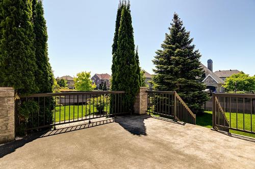 Cour - 7655 Rue Liege, Brossard, QC - Outdoor