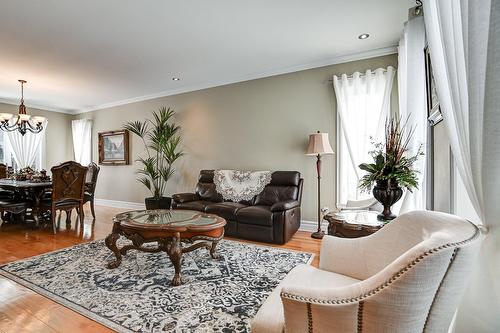 Living room - 7655 Rue Liege, Brossard, QC - Indoor Photo Showing Living Room