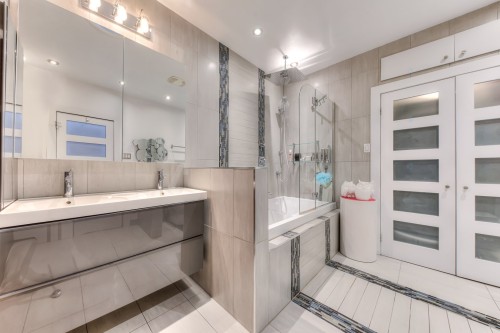 Salle de bains - 6009 Rue Louis-Hémon, Montréal (Rosemont/La Petite-Patrie), QC - Indoor Photo Showing Bathroom