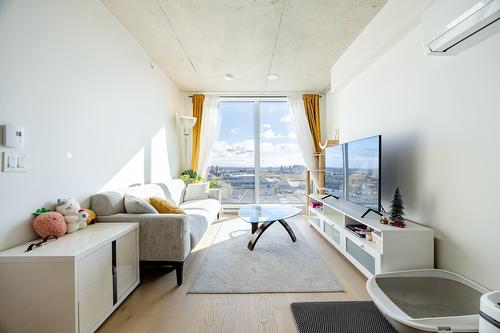 Salon - 1114-5605 Av. Pierre-De Coubertin, Montréal (Mercier/Hochelaga-Maisonneuve), QC - Indoor Photo Showing Living Room