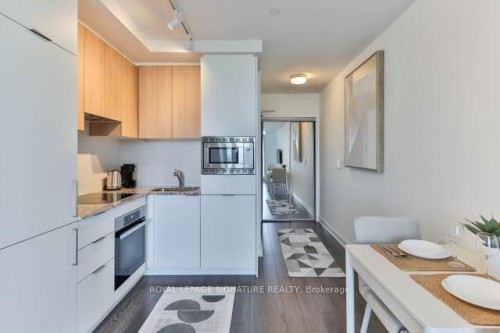 3205-50 O'Neill Road, Toronto, ON - Indoor Photo Showing Kitchen