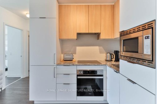3205-50 O'Neill Road, Toronto, ON - Indoor Photo Showing Kitchen