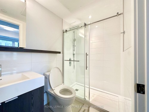 807-664 Spadina Avenue, Toronto, ON - Indoor Photo Showing Bathroom