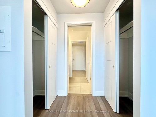 511-2525 Bathurst Street, Toronto, ON - Indoor Photo Showing Other Room