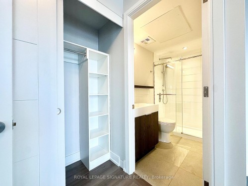 909-2525 Bathurst Street, Toronto, ON - Indoor Photo Showing Bathroom