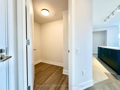 306-2525 Bathurst Street, Toronto, ON - Indoor Photo Showing Other Room