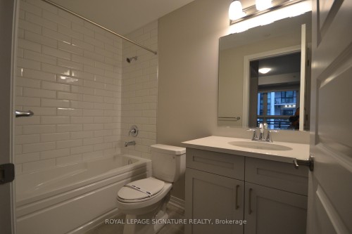 420-480 Gordon Krantz Avenue, Milton, ON - Indoor Photo Showing Bathroom