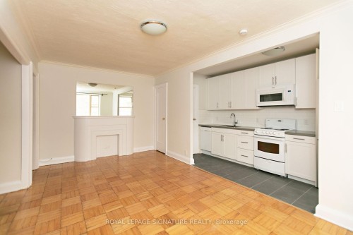 304-394 Avenue Road, Toronto, ON - Indoor Photo Showing Kitchen