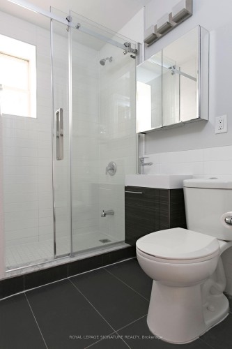 304-394 Avenue Road, Toronto, ON - Indoor Photo Showing Bathroom