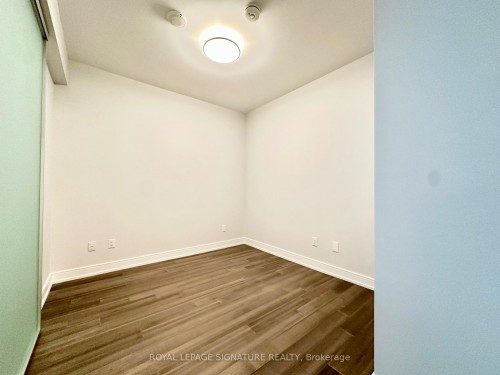 210-664 Spadina Avenue, Toronto, ON - Indoor Photo Showing Other Room