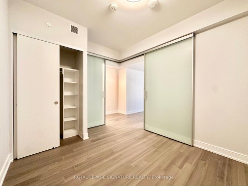 210-664 Spadina Avenue, Toronto, ON - Indoor Photo Showing Other Room