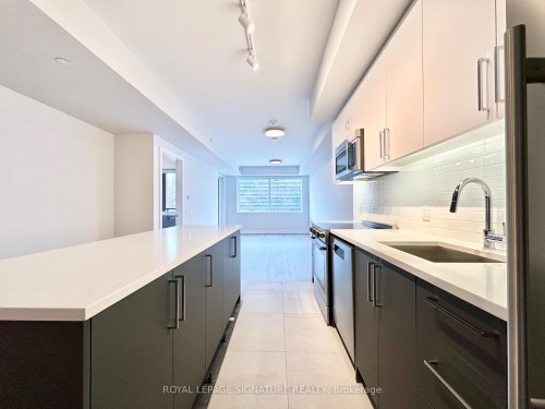 210-664 Spadina Avenue, Toronto, ON - Indoor Photo Showing Kitchen With Upgraded Kitchen