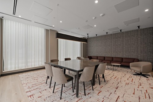 313-664 Spadina Avenue, Toronto, ON - Indoor