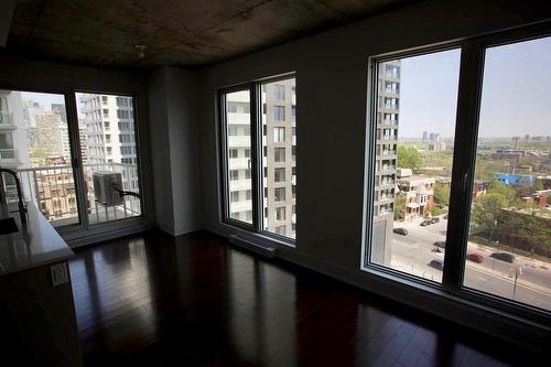 Salon - 914-2320 Rue Tupper, Montréal (Ville-Marie), QC - Indoor Photo Showing Other Room