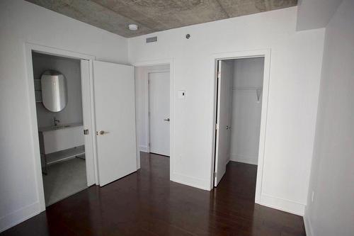 Chambre à coucher - 914-2320 Rue Tupper, Montréal (Ville-Marie), QC - Indoor Photo Showing Other Room