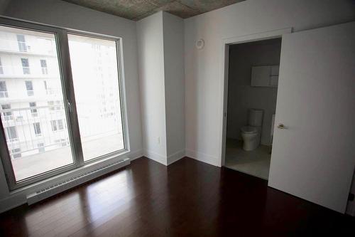 Bedroom - 914-2320 Rue Tupper, Montréal (Ville-Marie), QC - Indoor Photo Showing Other Room