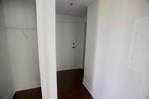 Chambre à coucher - 914-2320 Rue Tupper, Montréal (Ville-Marie), QC - Indoor Photo Showing Other Room