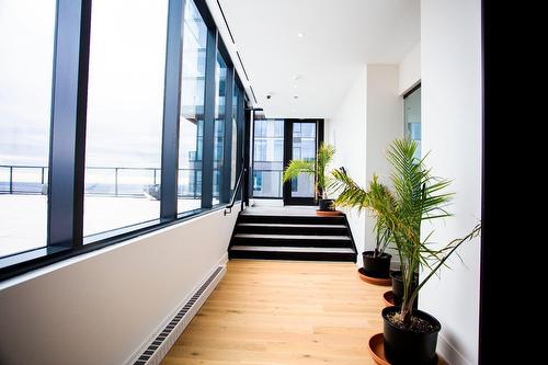 Salle communautaire - 914-2320 Rue Tupper, Montréal (Ville-Marie), QC - Indoor Photo Showing Other Room