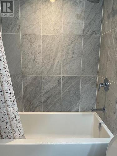 3001 - 117 Mcmahon Drive, Toronto, ON - Indoor Photo Showing Bathroom