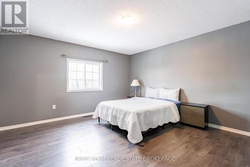 1373 Hunter Street, Innisfil, ON - Indoor Photo Showing Bedroom