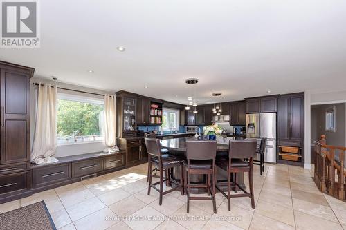1 Cassidy Lane, Caledon, ON - Indoor Photo Showing Dining Room