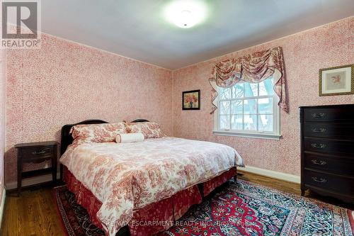 238 Penn Drive, Burlington, ON - Indoor Photo Showing Bedroom