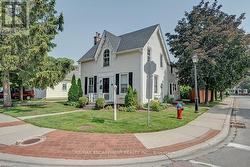 491 PEARL STREET  Burlington, ON L7R 2N4